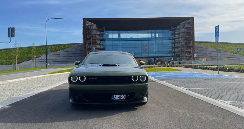 Dodge Challenger cena 179900 przebieg: 93000, rok produkcji 2018 z Wołomin małe 191